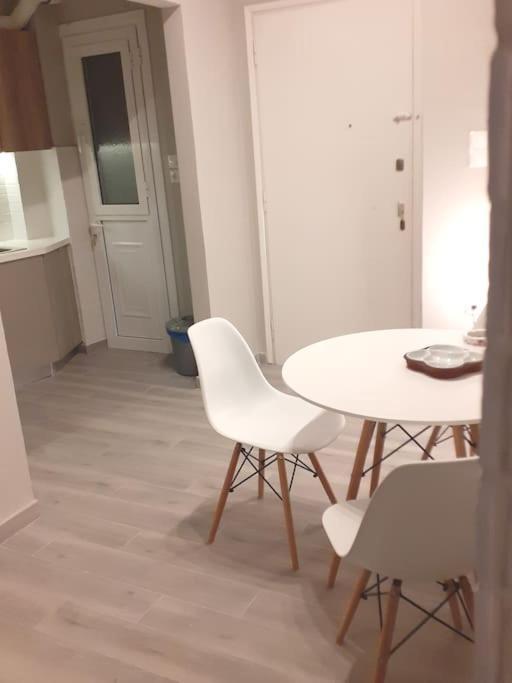 Μοντέρνο Διαμέρισμα - Stylish Appartment Loutraki מראה חיצוני תמונה